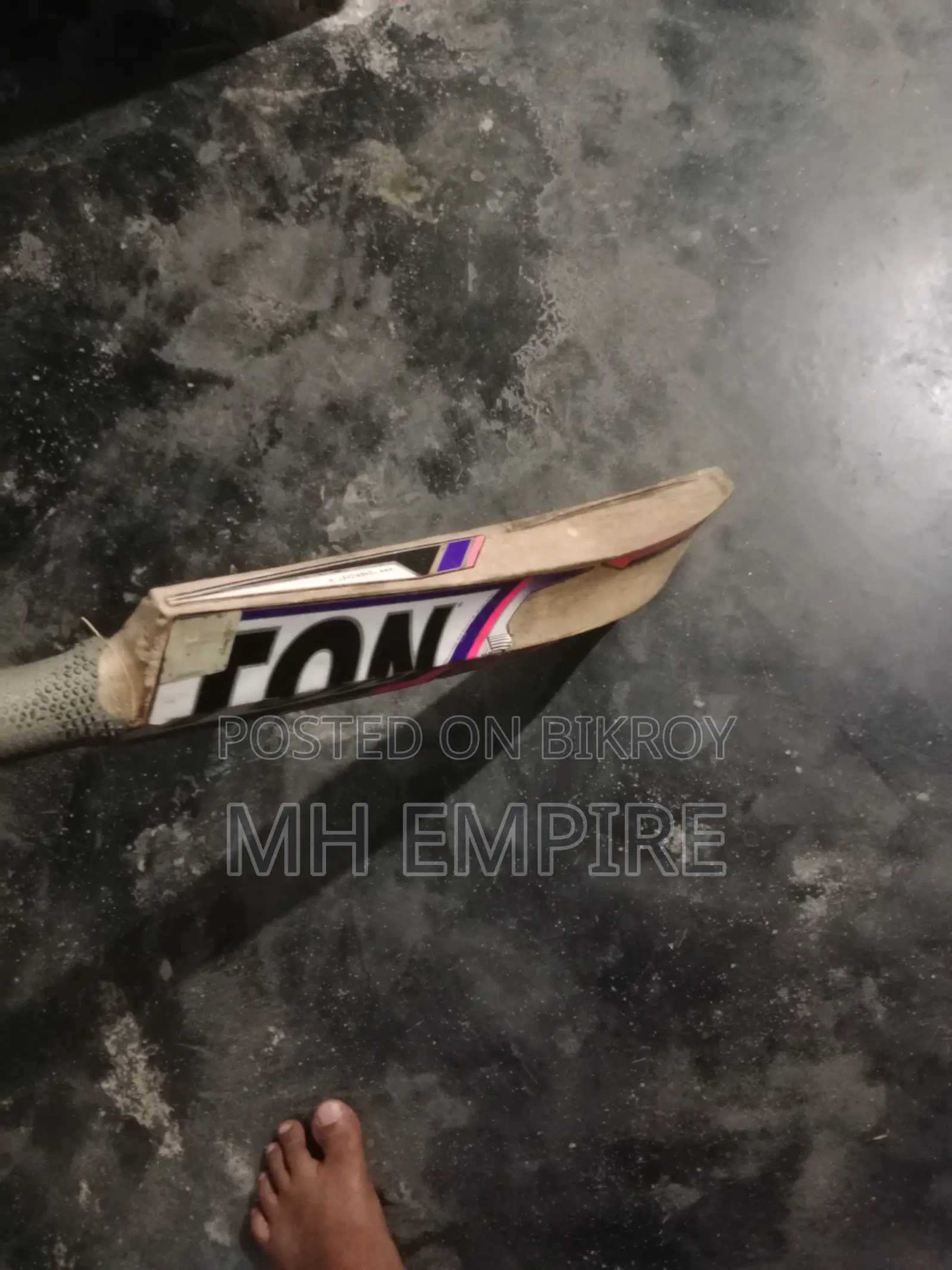 Ton Cricket Game Bat