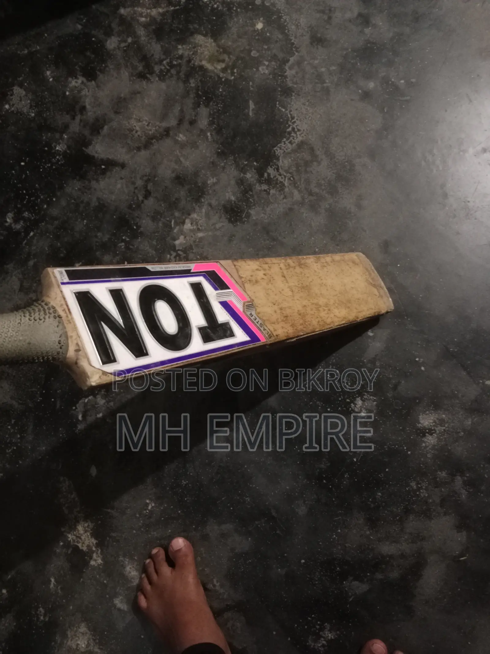 Ton Cricket Game Bat