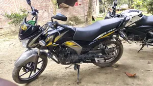 টিভিএস স্ট্রাইকার ১২৫ ২০২২ গ্রে
