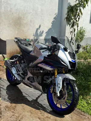 ইয়ামাহা R15M ২০২২ সিলভার