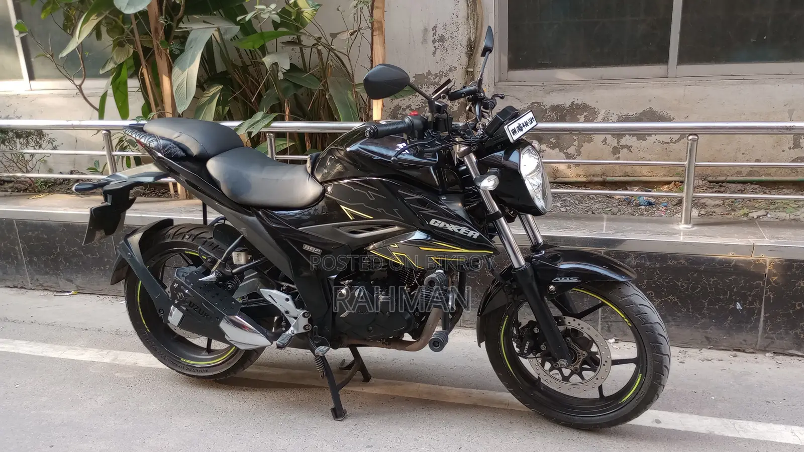 নতুন সুজুকি জিক্সার ২০২৪ কালো