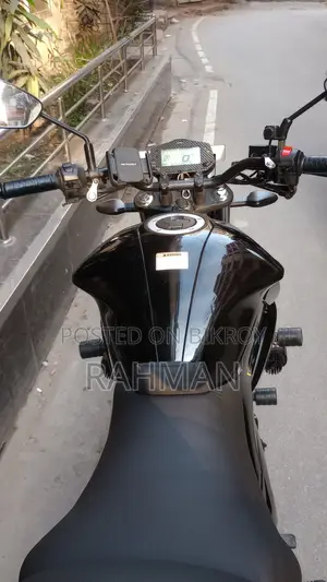 নতুন সুজুকি জিক্সার ২০২৪ কালো