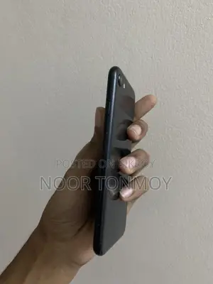 Apple iPhone SE (2020) 128 GB Black