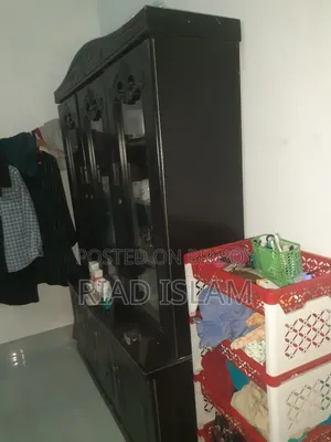 আলমারি উড কাঠর