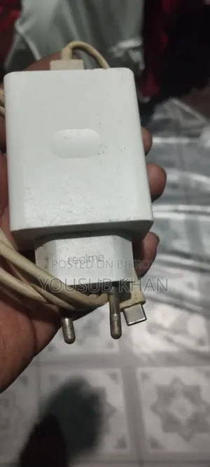 ১৮ওয়াট রিয়েলমি চার্জার কেবল সহ