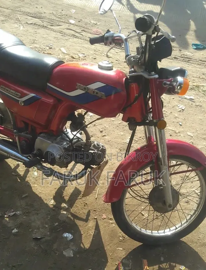 Honda 2000 Red
