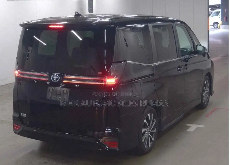 Toyota Voxy Hybrid S-Z 2WD 7-Seater 2022 Black