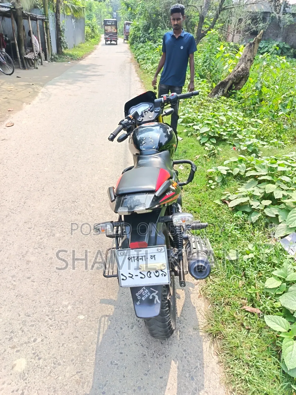 বাজাজ পালসার ১৫০ ২০২৩ ব্ল্যাক