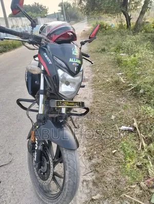 নতুন হান্টার ক্রুজার ২৫০সিসি ২০২৫ কালো