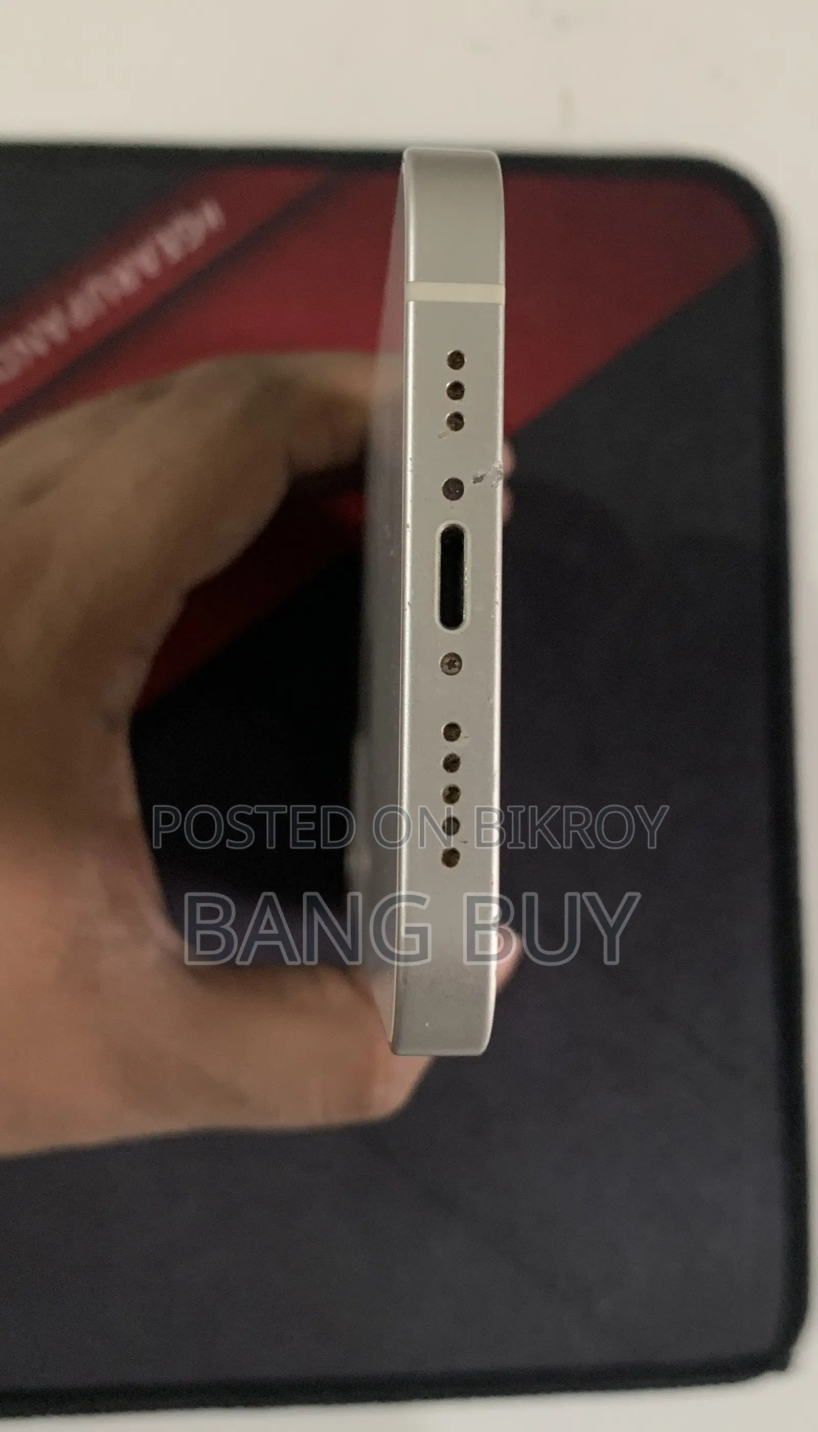 অ্যাপল আইফোন ১২ ৬৪ জিবি হোয়াইট