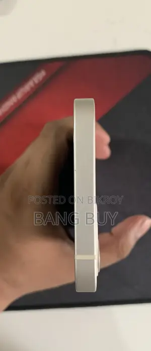 অ্যাপল আইফোন ১২ ৬৪ জিবি হোয়াইট
