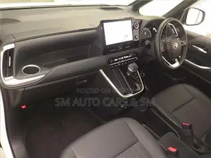 Toyota Noah 2022 Pearl