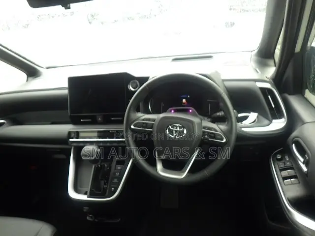 Toyota Noah 2022 Pearl