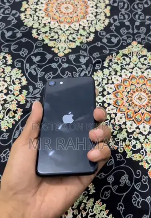 Apple iPhone SE (2020) 64 GB Black