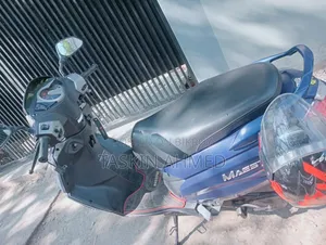হিরো মেস্ট্রো এজ ২০২১ নীল