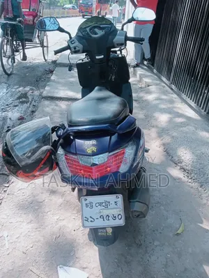 হিরো মেস্ট্রো এজ ২০২১ নীল