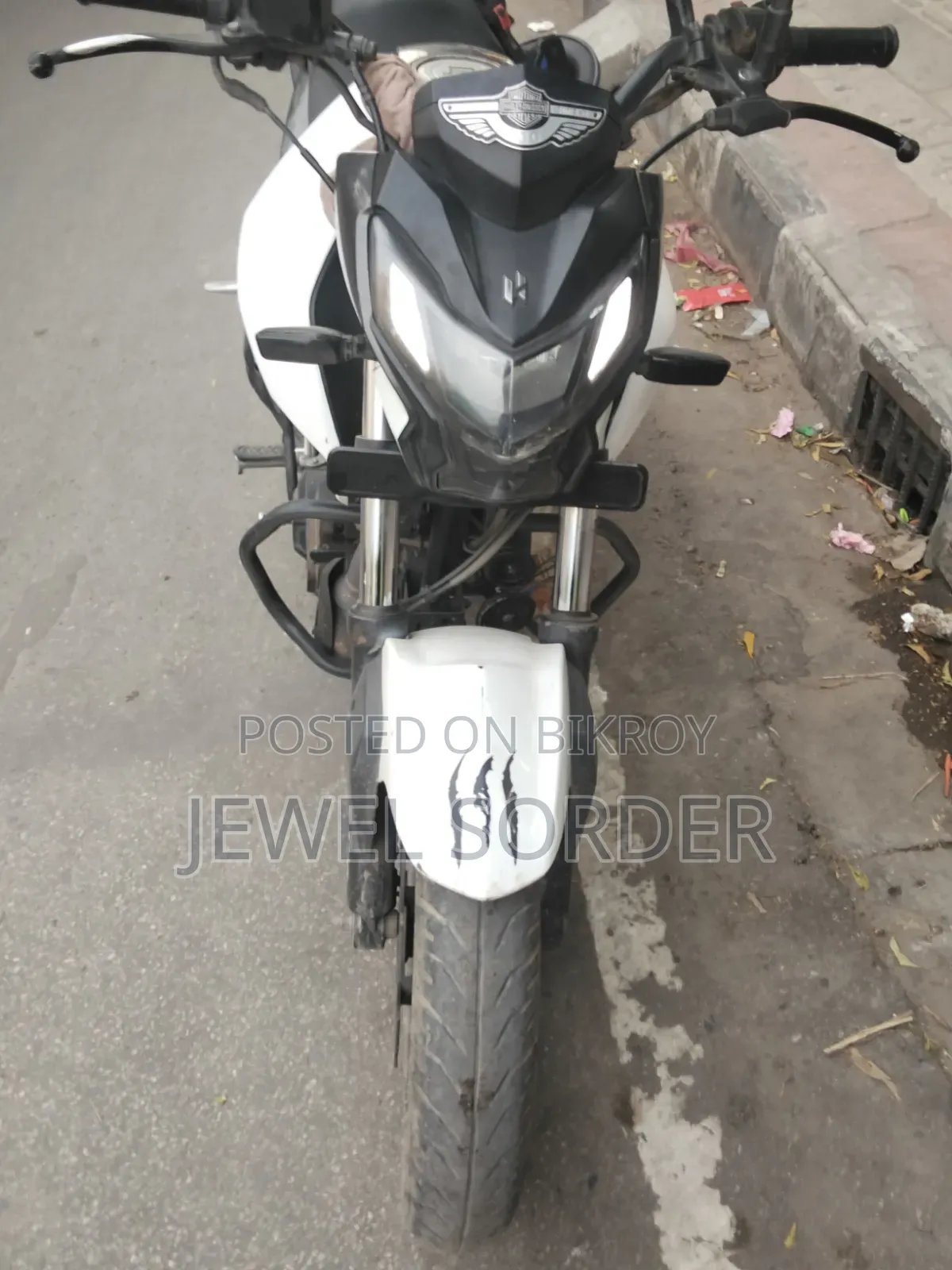 হিরো থ্রিলার ১৬০আর ২০২১ সাদা