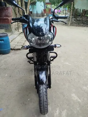 বাজাজ ডিসকভার ১২৫ ২০২৫ কালো