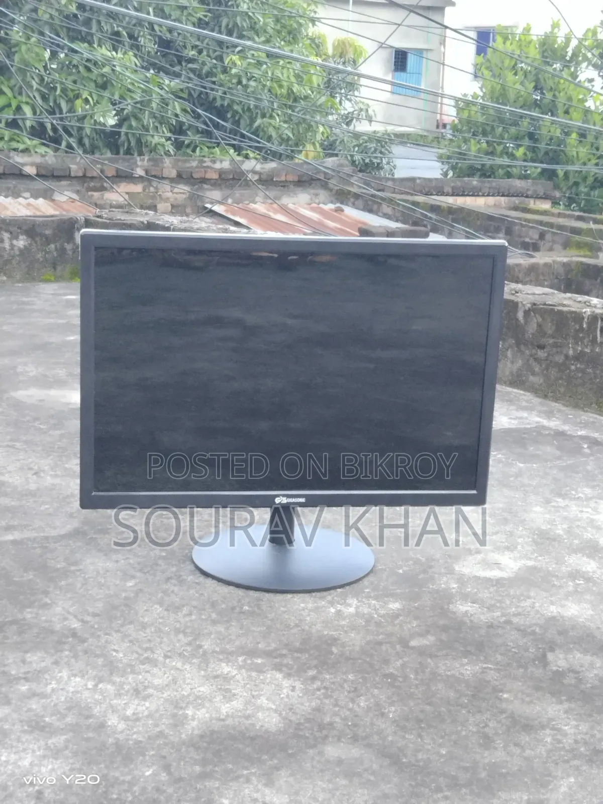 Gigasonic LED monitor for sale on an urgent basis!