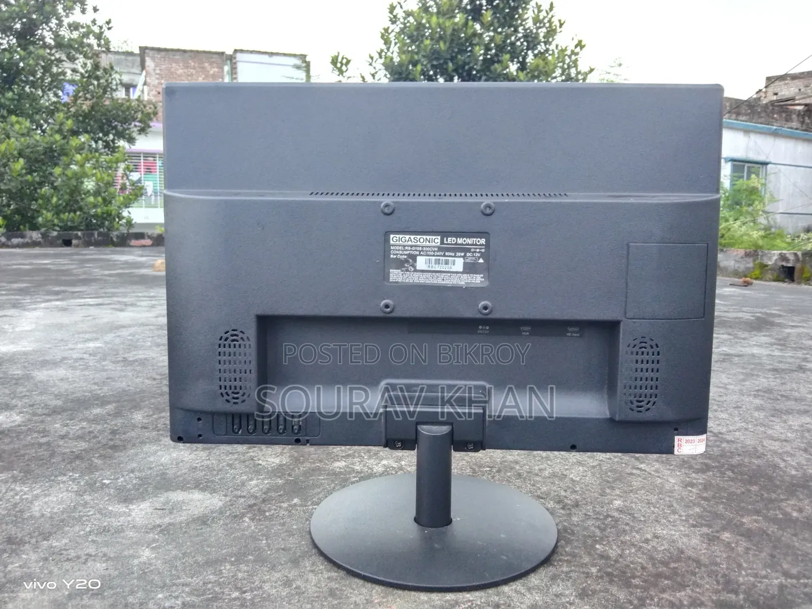 Gigasonic LED monitor for sale on an urgent basis!