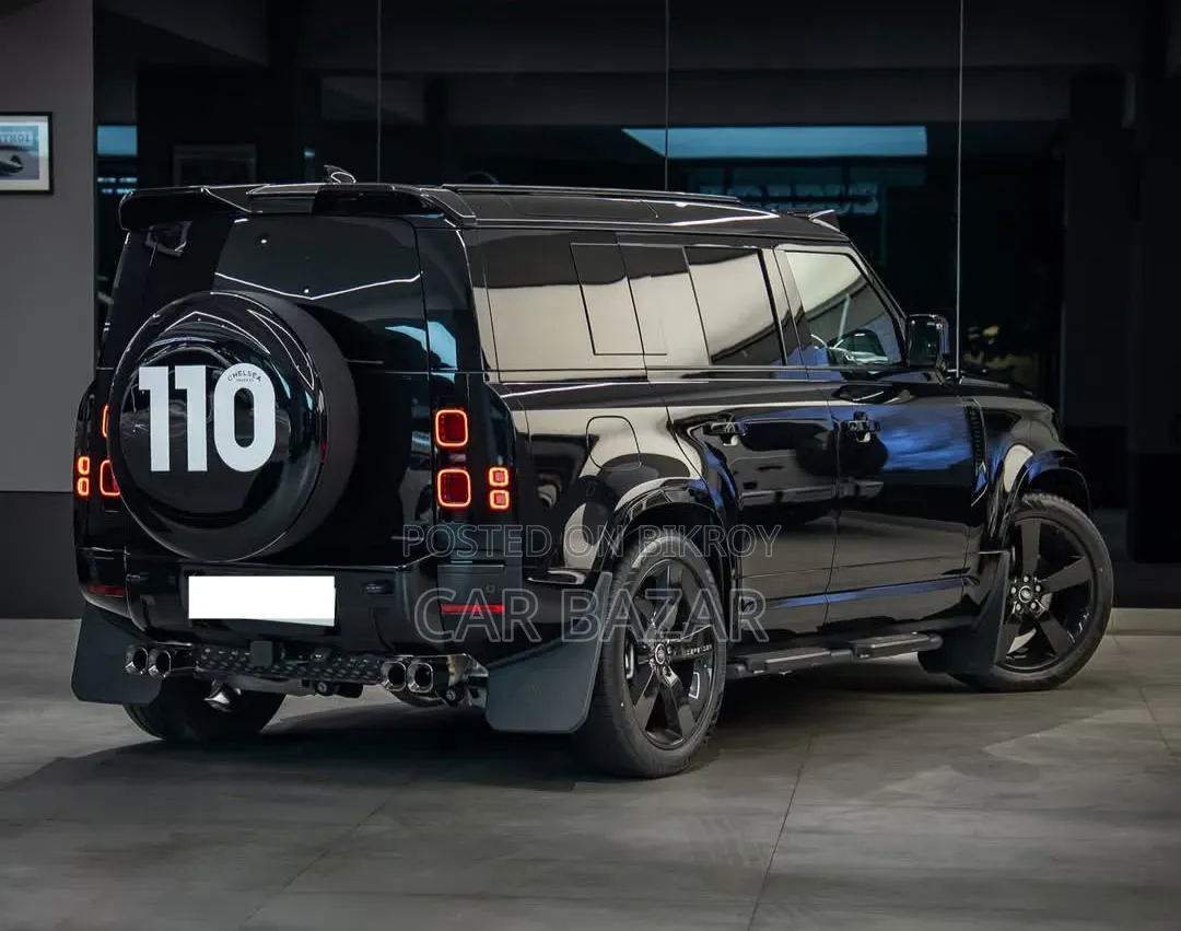 New Land Rover Defender 110 P300 S 2025 Gray