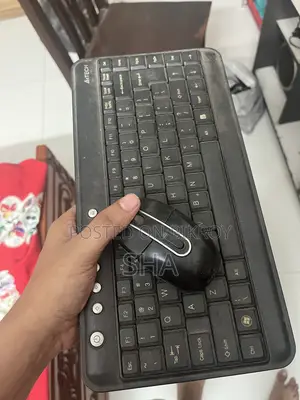 মাউস কিবোর্ড এবং হেডফোন