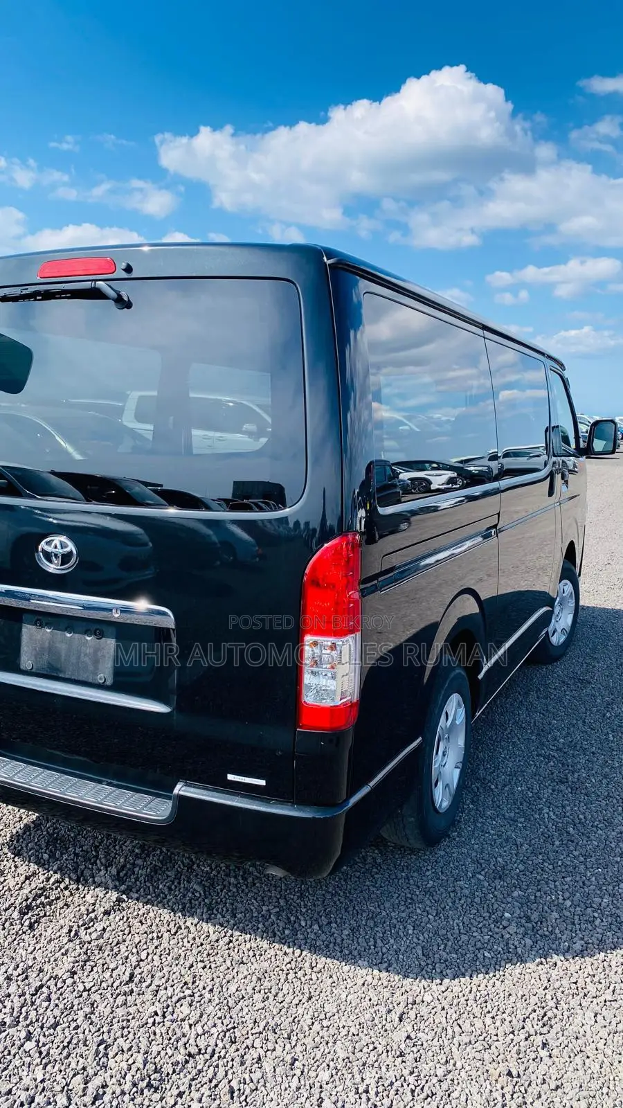 Toyota HiAce 2021 Black