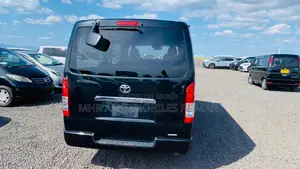 Toyota HiAce 2021 Black