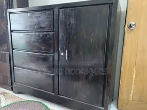 উডেন ওয়ারড্রোব