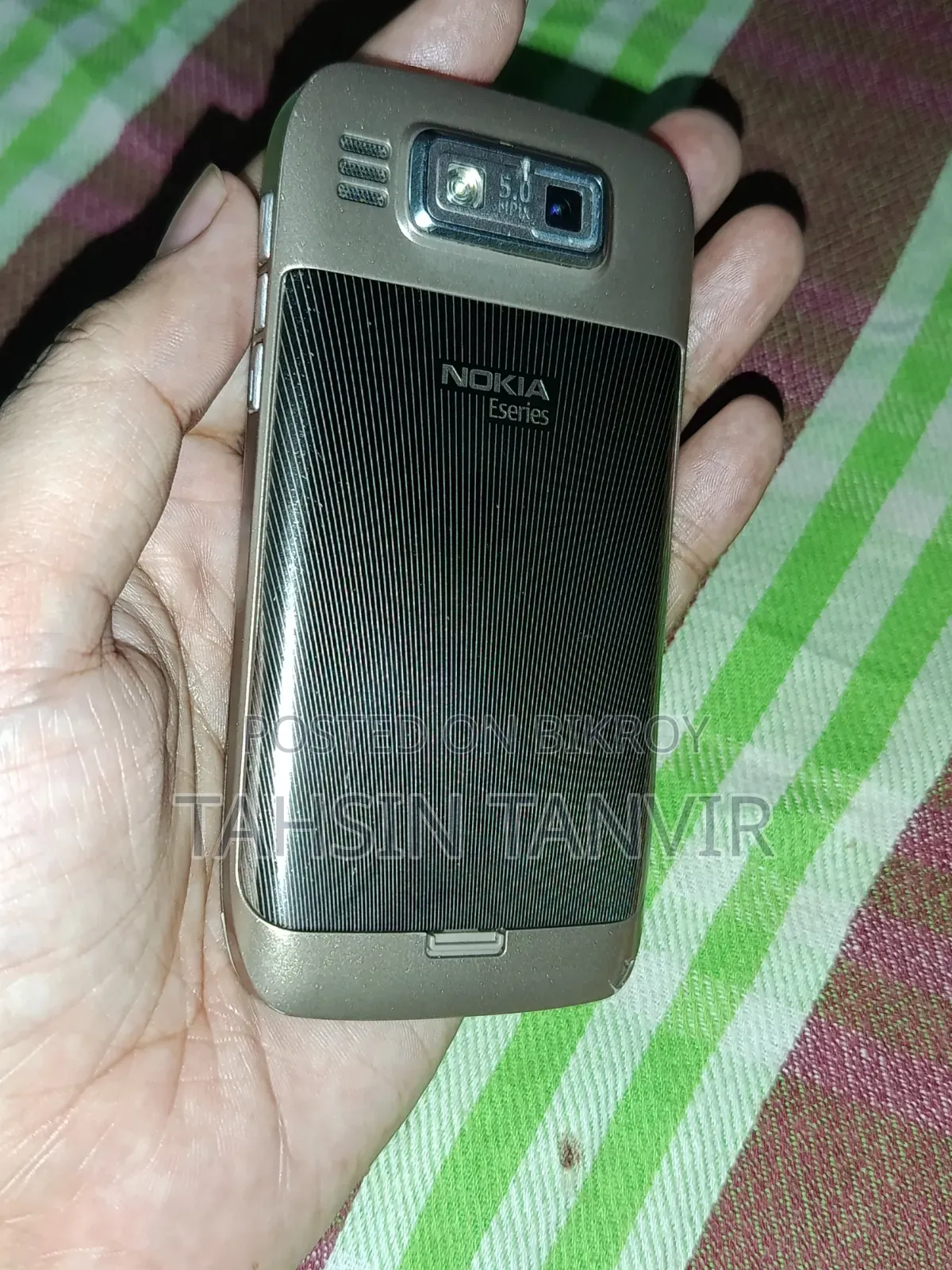 নোকিয়া ই৭২ গোল্ড