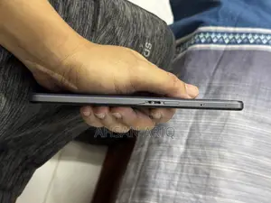 ওপ্পো এফ১৭ ১২৮ জিবি নীল