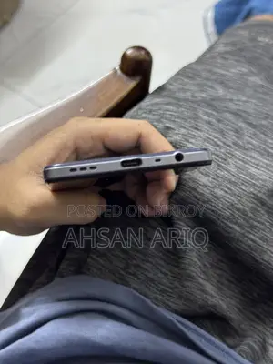 ওপ্পো এফ১৭ ১২৮ জিবি নীল