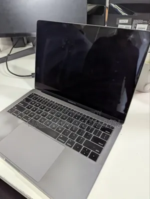 Laptop Apple MacBook Pro 2017 16GB Intel Core i5 SSD 256GB