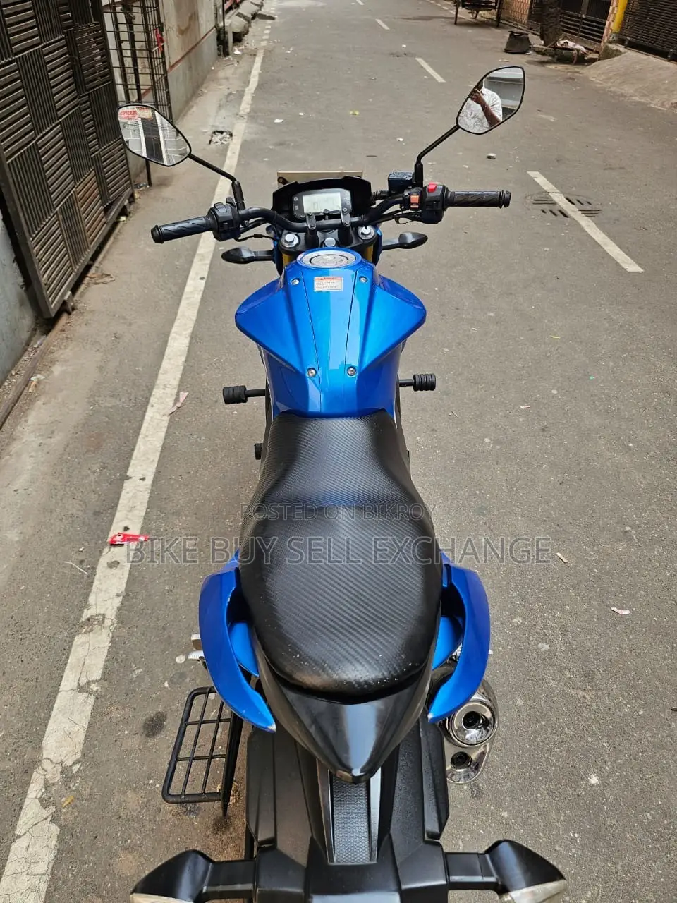 সুজুকি জিক্সার ২০২৩ নীল