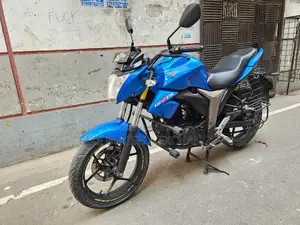 সুজুকি জিক্সার ২০২৩ নীল