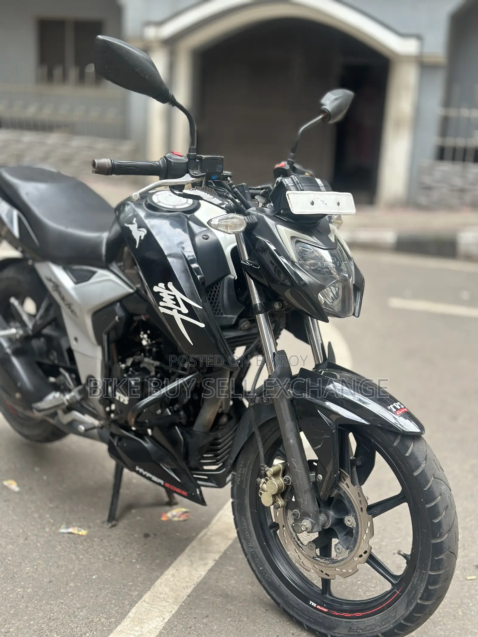 টিভিএস আপাচি ১৬০ ৪ভি ২০২১ কালো