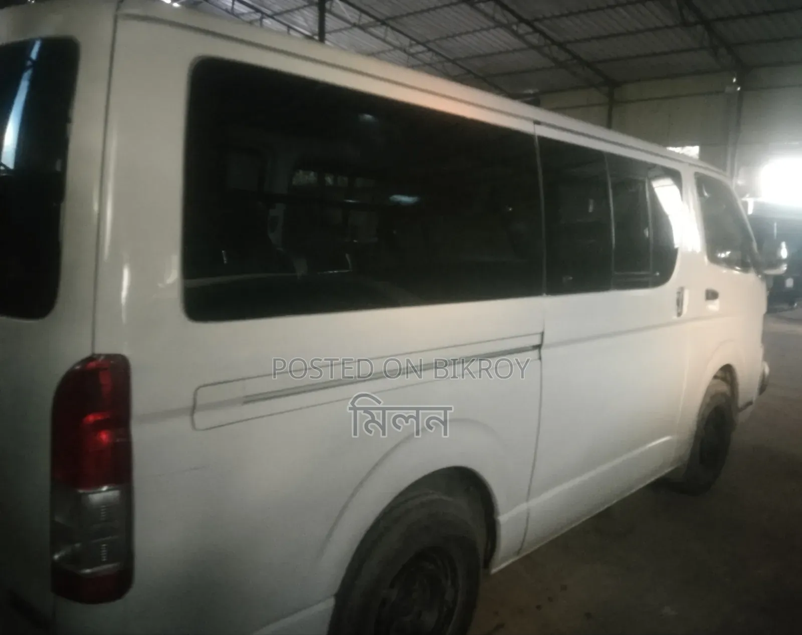 Toyota HiAce 2012 White