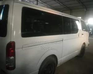Toyota HiAce 2012 White