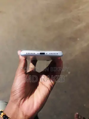 অ্যাপল আইফোন ৭ ৩২ জিবি সাদা