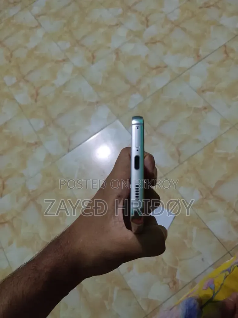 স্যামসাং গ্যালাক্সি এস২২ ৫জি ২৫৬ জিবি সাদা