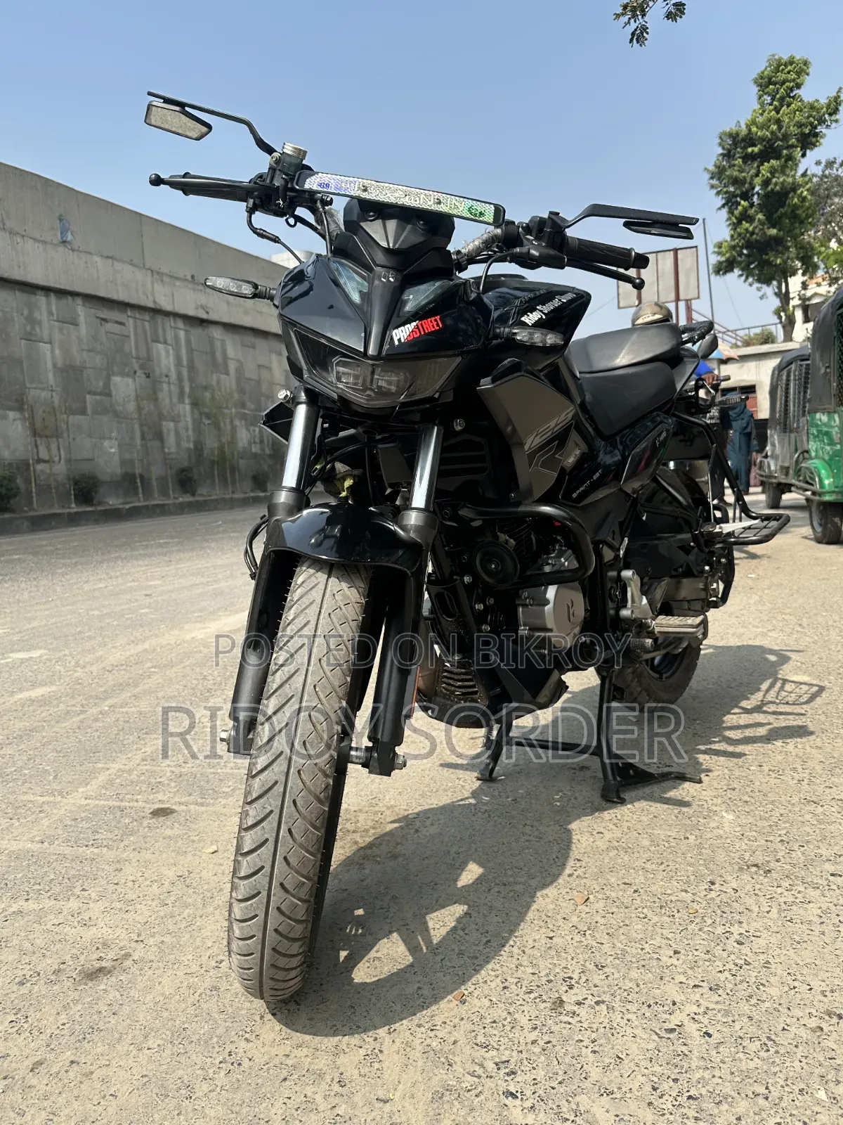 হিরো এক্সট্রিম ১২৫আর ২০২৫ কালো