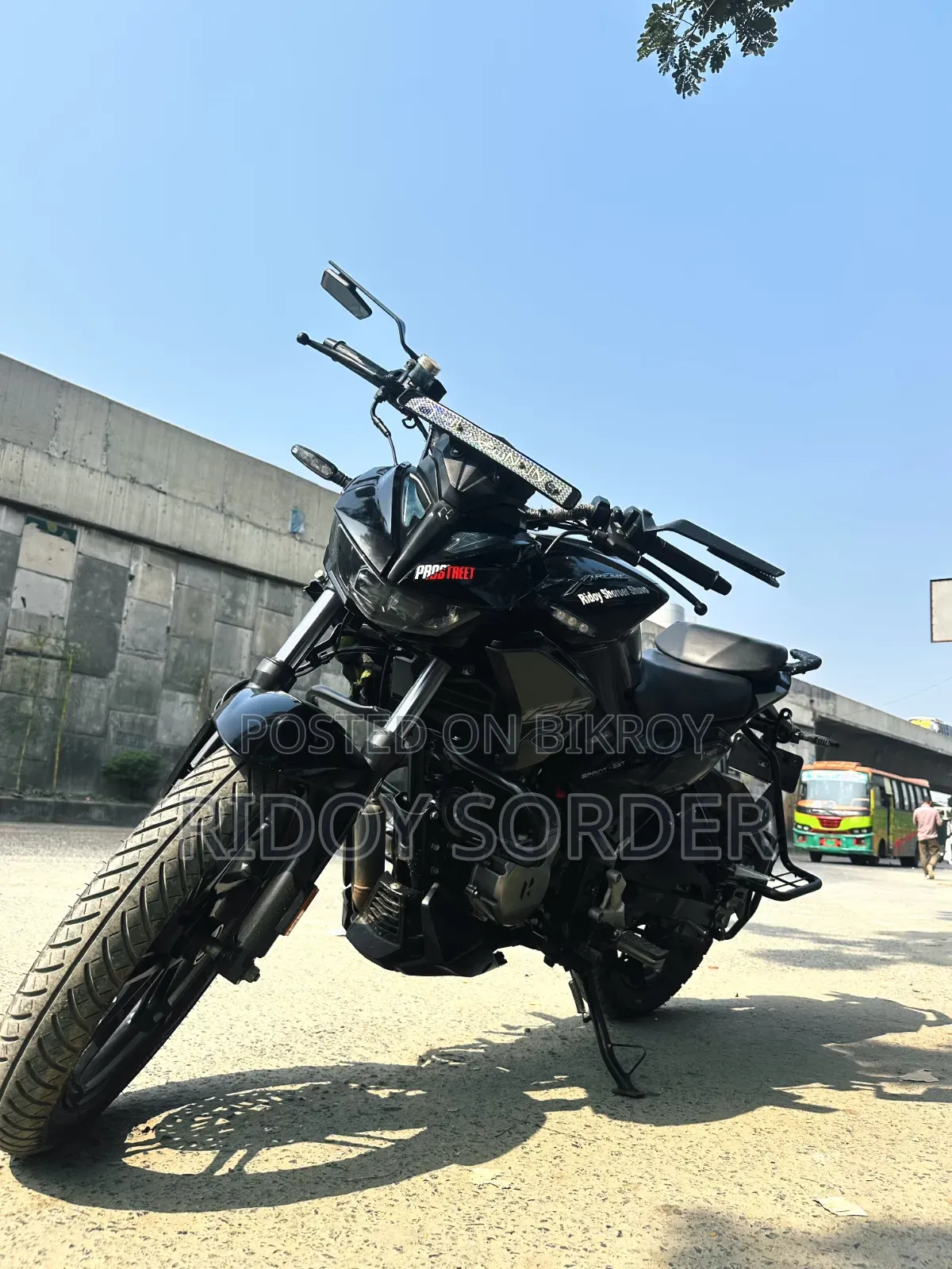 হিরো এক্সট্রিম ১২৫আর ২০২৫ কালো