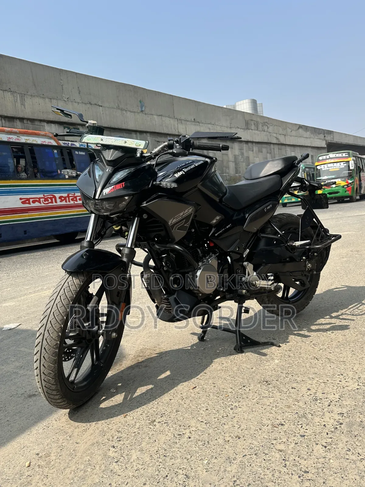 হিরো এক্সট্রিম ১২৫আর ২০২৫ কালো