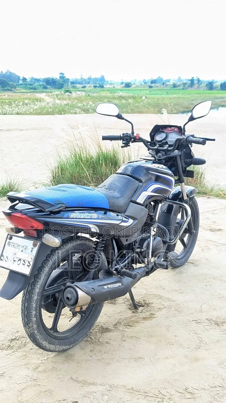 টিভিএস মেট্রো ২০১৬ কালো