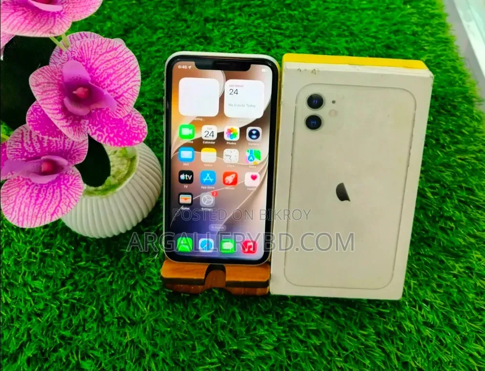 অ্যাপল আইফোন ১১ ৬৪ জিবি সাদা