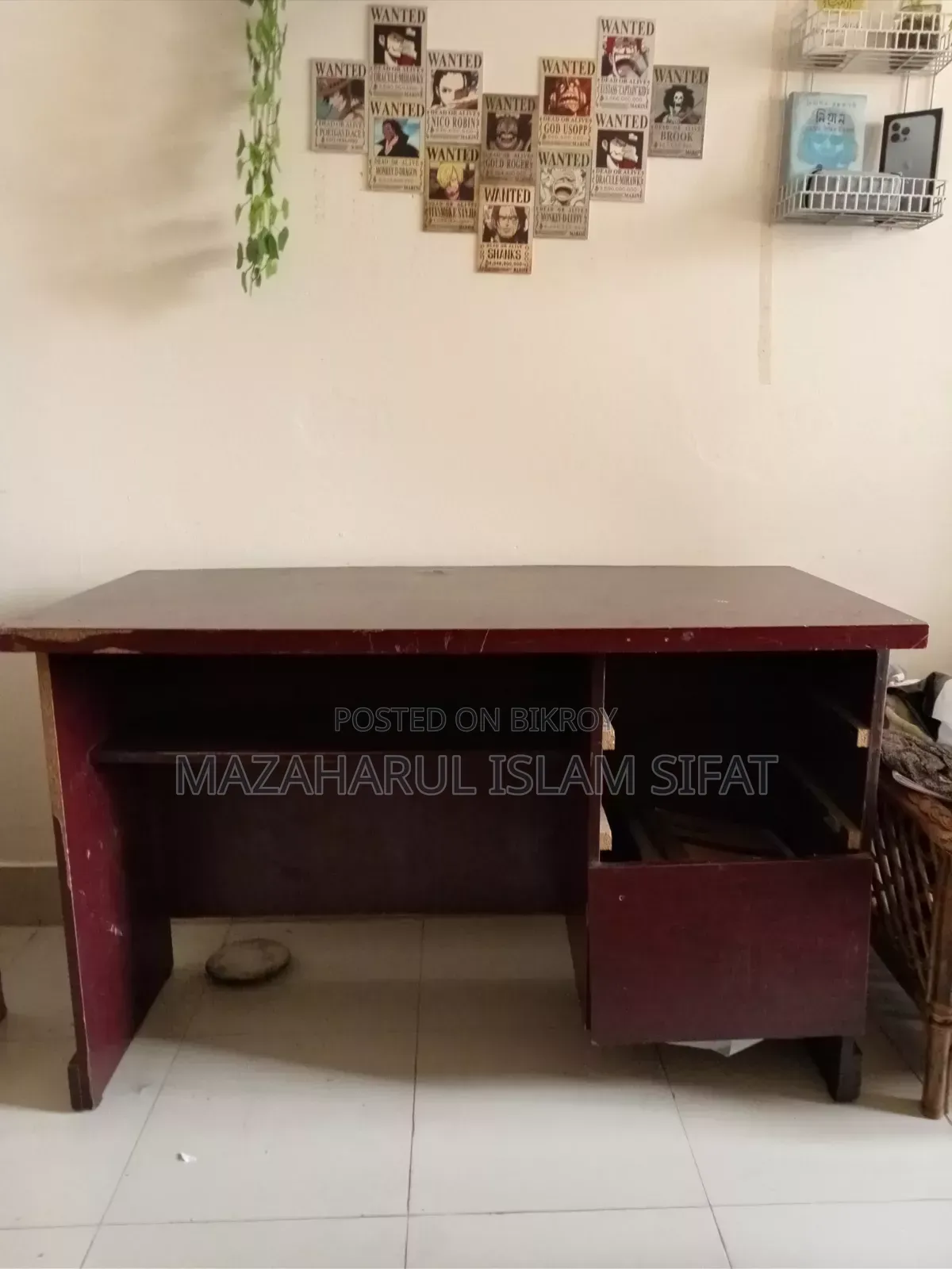 Desktop Table