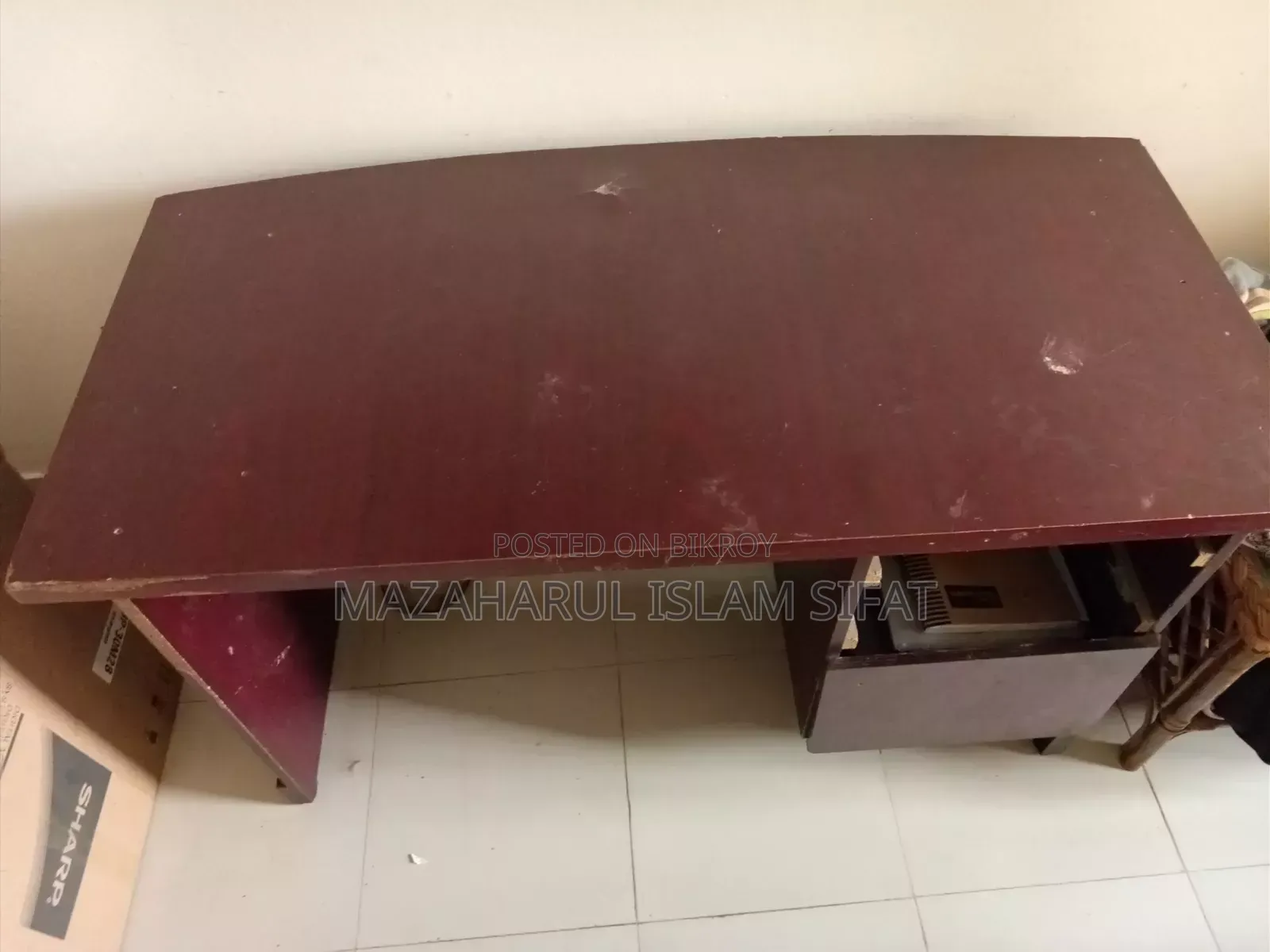 Desktop Table