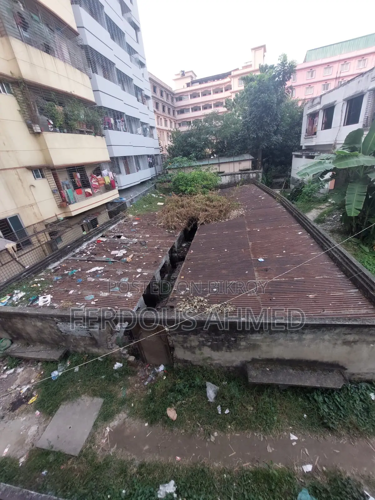 Ready Plot With Gas, Water, Electricity & Sewerage.