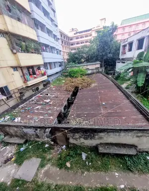 Ready Plot With Gas, Water, Electricity & Sewerage.
