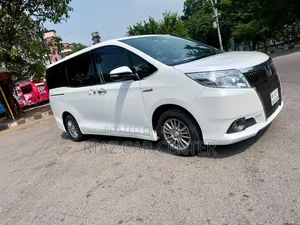 Toyota Esquire 2016 Pearl
